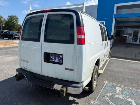 Used 2018 GMC Savana 2500 w/ Driver Convenience Package RWD image 3