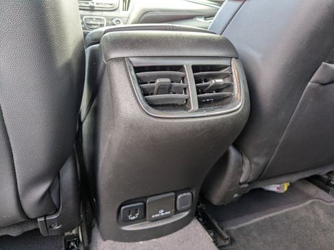 Used 2017 Chevrolet Malibu LT w/ Leather Package image 13