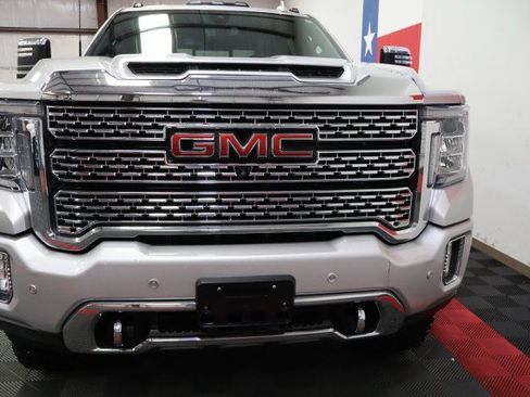 Used 2022 GMC Sierra 3500 Denali w/ Denali Ultimate Package AWD/4WD image 24