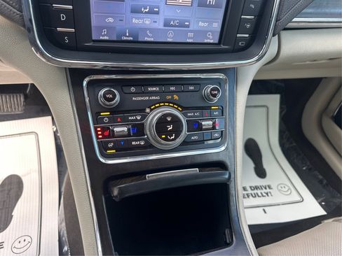 Used 2020 Lincoln Continental Reserve image 38