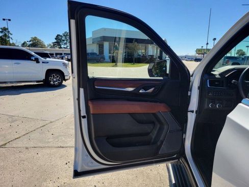 Used 2024 GMC Yukon XL Denali Ultimate image 14