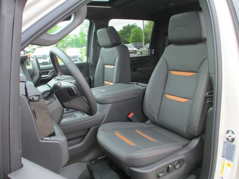New 2026 GMC Sierra 2500 AT4 w/ AT4 Premium Plus Package AWD/4WD image 11