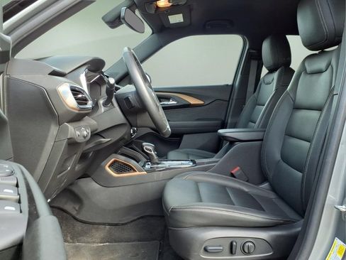 Used 2023 Chevrolet TrailBlazer ACTIV w/ Convenience Package AWD/4WD image 2