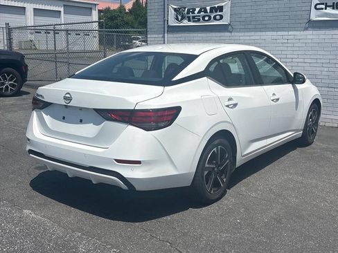 Used 2025 Nissan Sentra SV FWD image 11