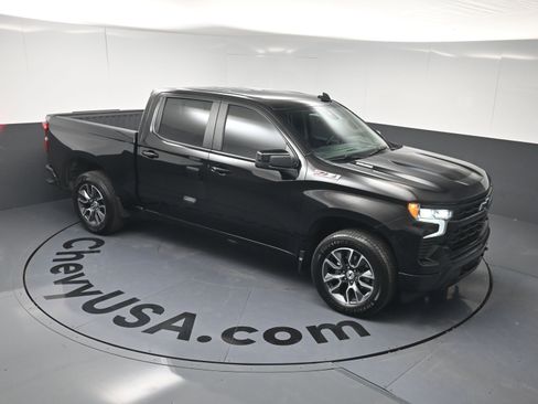 Used 2022 Chevrolet Silverado 1500 RST AWD/4WD image 32