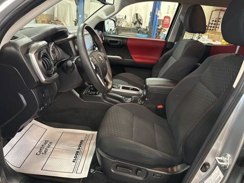 Used 2023 Toyota Tacoma SR5 w/ Black Out Package (TMS) AWD/4WD image 11