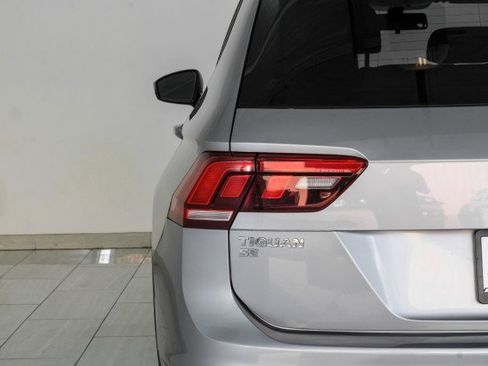 Used 2021 Volkswagen Tiguan SE FWD image 48