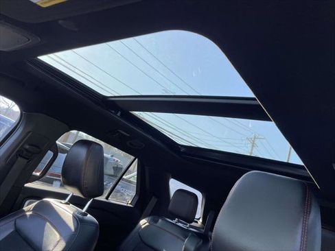 Used 2023 Ford Explorer ST-Line w/ Class IV Trailer Tow Package image 19