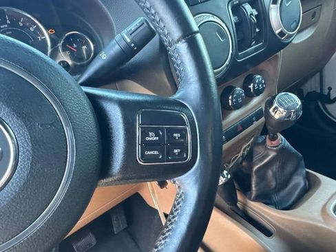 Used 2016 Jeep Wrangler Unlimited Sahara AWD/4WD image 29