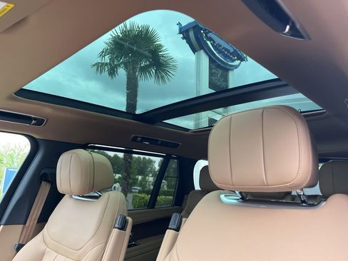 New 2026 Land Rover Range Rover Long Wheelbase SE AWD/4WD image 14