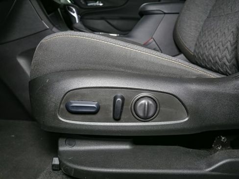 Used 2024 Chevrolet Equinox LT FWD image 35