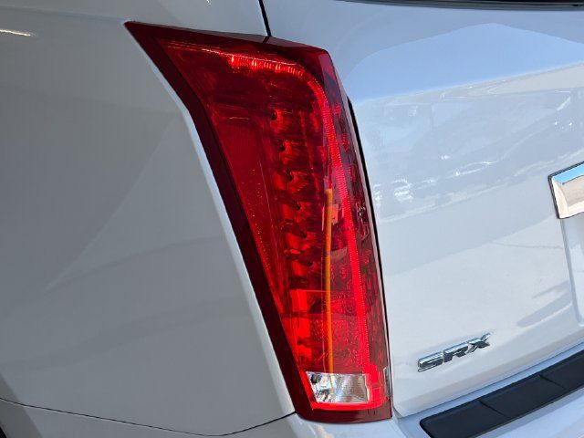Used 2015 Cadillac SRX Luxury w/ Driver Awareness Package FWD image 15