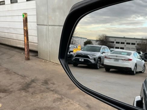 Used 2025 Toyota RAV4 XLE image 20