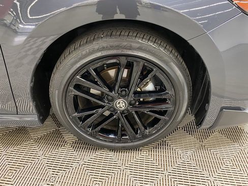 Used 2025 Toyota Camry SE image 2