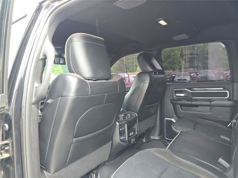 Used 2022 RAM 2500 Laramie w/ Night Edition AWD/4WD image 15