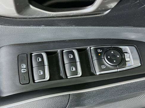 Used 2025 Kia Sorento S FWD image 14