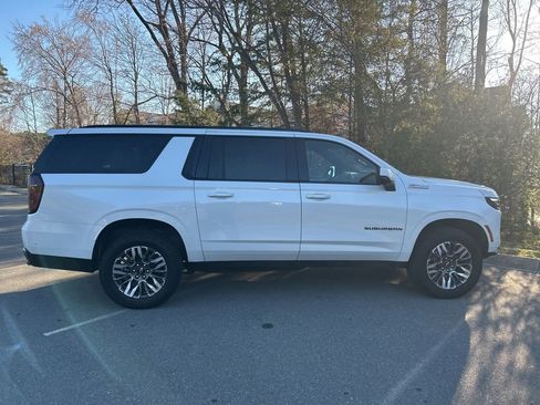 Certified 2025 Chevrolet Suburban Z71 image 31