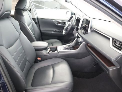 Used 2021 Toyota RAV4 Limited image 24
