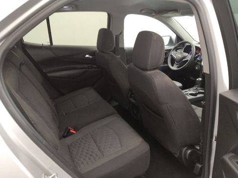 Used 2018 Chevrolet Equinox LT FWD image 19