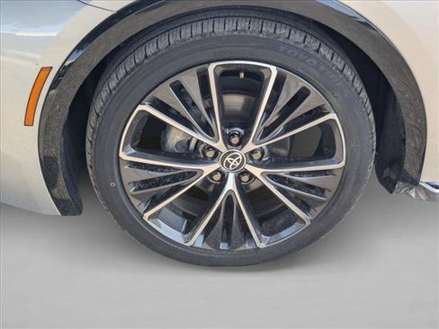 Used 2024 Toyota Prius XLE FWD image 22