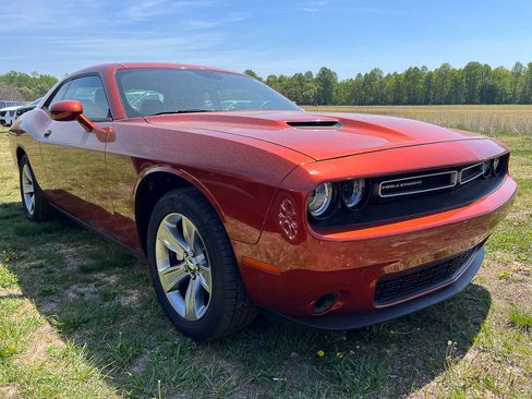 Used 2022 Dodge Challenger SXT w/ Cold Weather Group RWD image 7