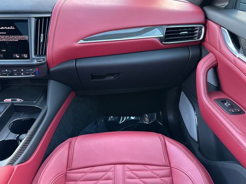 Used 2023 Maserati Levante Trofeo image 30