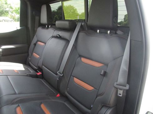 Used 2021 GMC Sierra 1500 AT4 w/ AT4 Premium Package AWD/4WD image 25