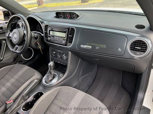Used 2012 Volkswagen Beetle Launch Edition image 39