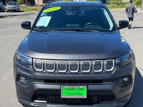 Used 2022 Jeep Compass Latitude w/ Convenience Group AWD/4WD image 2