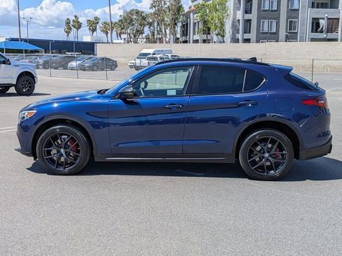 Used 2020 Alfa Romeo Stelvio Sprint w/ Nero Edizione image 9