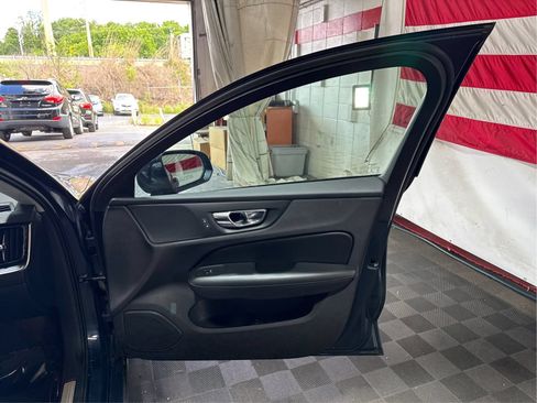 Used 2019 Volvo S60 T5 Momentum w/ Premium Package FWD image 21