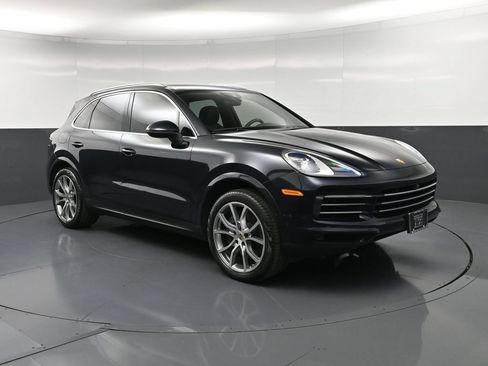 Certified 2023 Porsche Cayenne AWD/4WD image 10