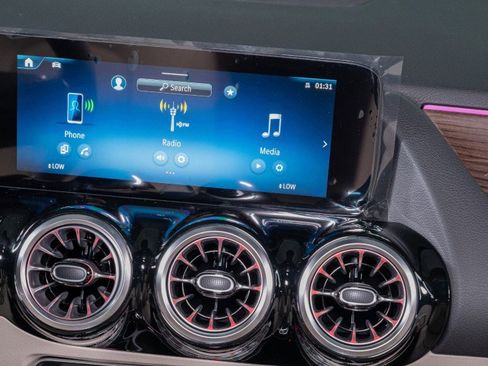 New 2026 Mercedes-Benz GLA 250 image 19