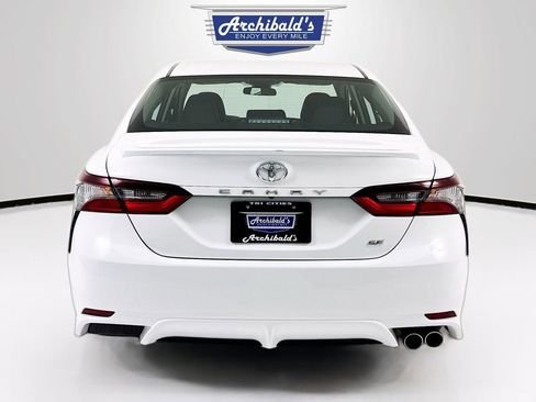 Used 2024 Toyota Camry SE FWD image 6
