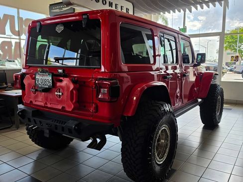 Used 2022 Jeep Wrangler Unlimited Rubicon AWD/4WD image 10