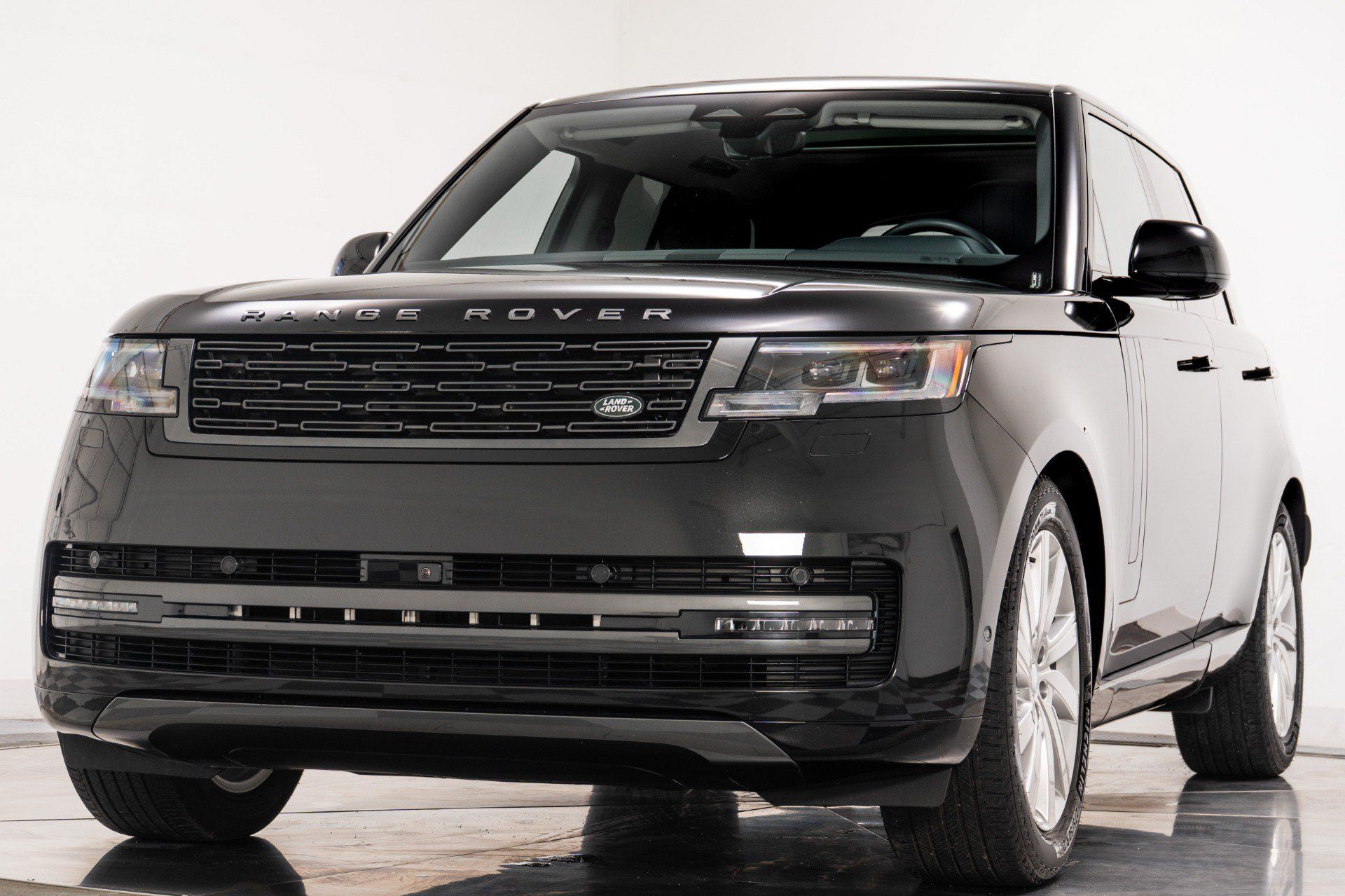 Used 2024 Land Rover Range Rover SE AWD/4WD image 5