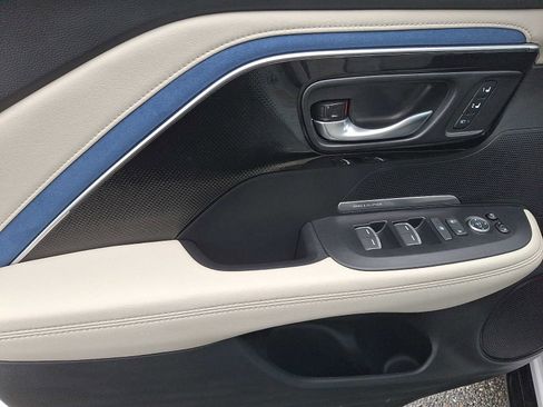 Used 2025 Acura ADX A-Spec image 9