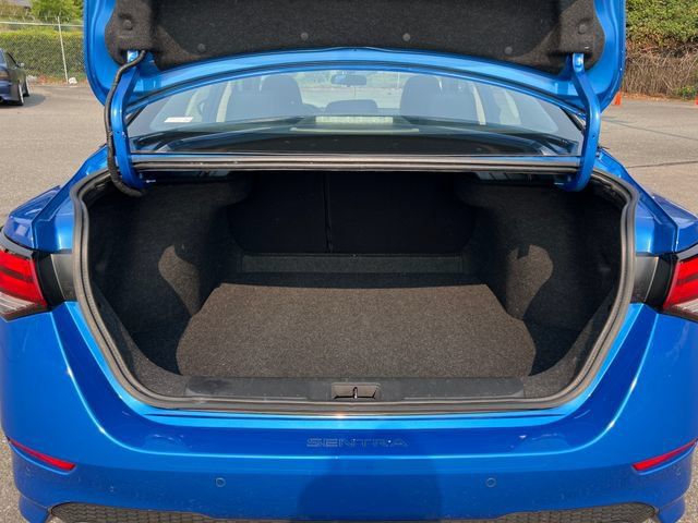 Used 2022 Nissan Sentra SR w/ SR Premium Package FWD image 13