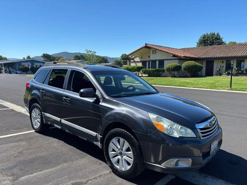 Used 2011 Subaru Outback 2.5i Premium AWD/4WD image 5