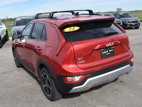 Used 2024 Kia Niro EX FWD image 5