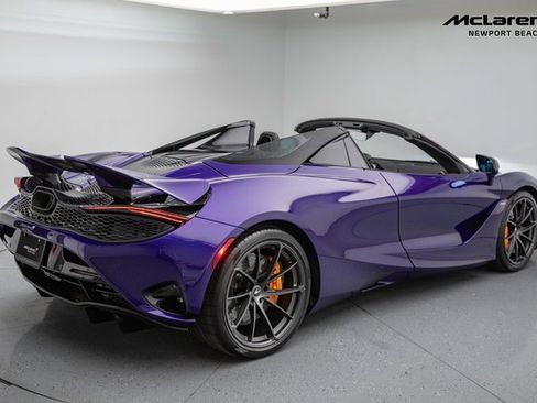 Used 2025 McLaren 750S Spider RWD image 17