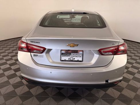 Used 2022 Chevrolet Malibu LT FWD image 5