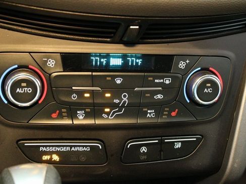 Used 2017 Ford Escape SE image 24