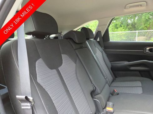 Used 2025 Kia Sorento LX FWD image 18