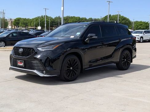 Used 2024 Toyota Highlander XSE image 9