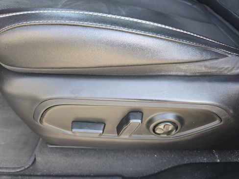 Used 2024 Jeep Grand Cherokee L Laredo image 7