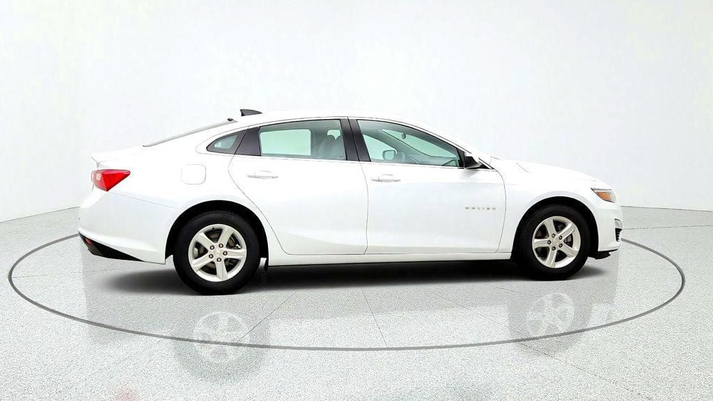Used 2022 Chevrolet Malibu LS w/ Driver Confidence Package FWD image 4
