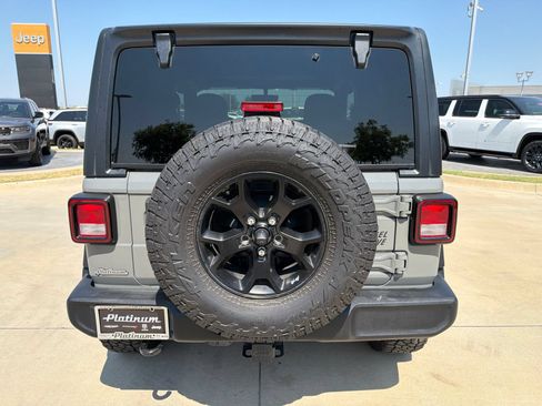 Used 2023 Jeep Wrangler Sport AWD/4WD image 4