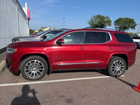Used 2023 GMC Acadia Denali w/ Denali Ultimate Package AWD/4WD image 2