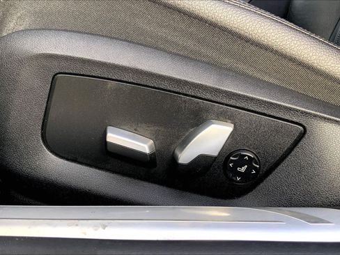 Used 2018 BMW 740i RWD image 32